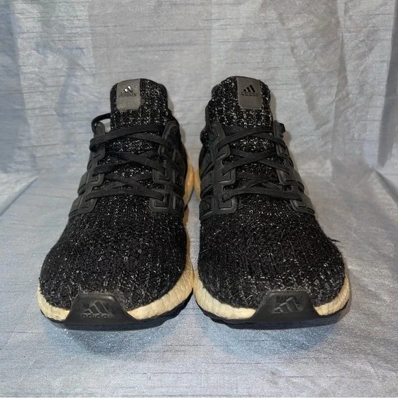 Women's Adidas UltraBoost 4.0 Core Black Cloud White Size 9.5 F36125 - Picture 2 of 8